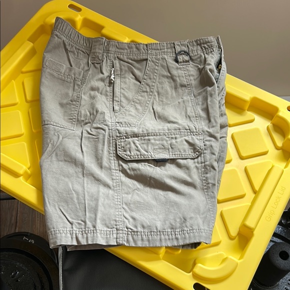Wrangler Cargo Shorts - Picture 1 of 6